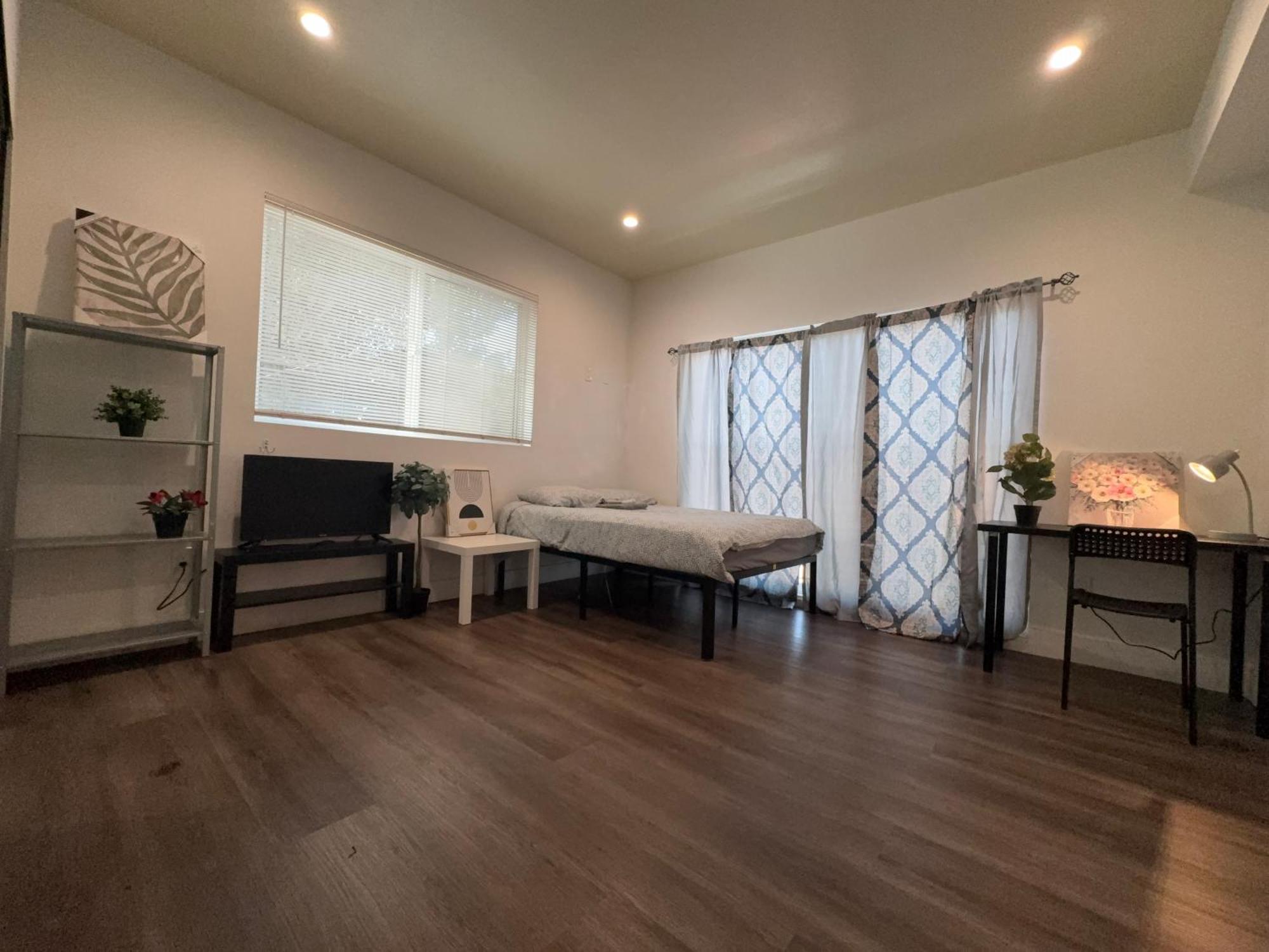 The Blue - Private Hostel Los Angeles