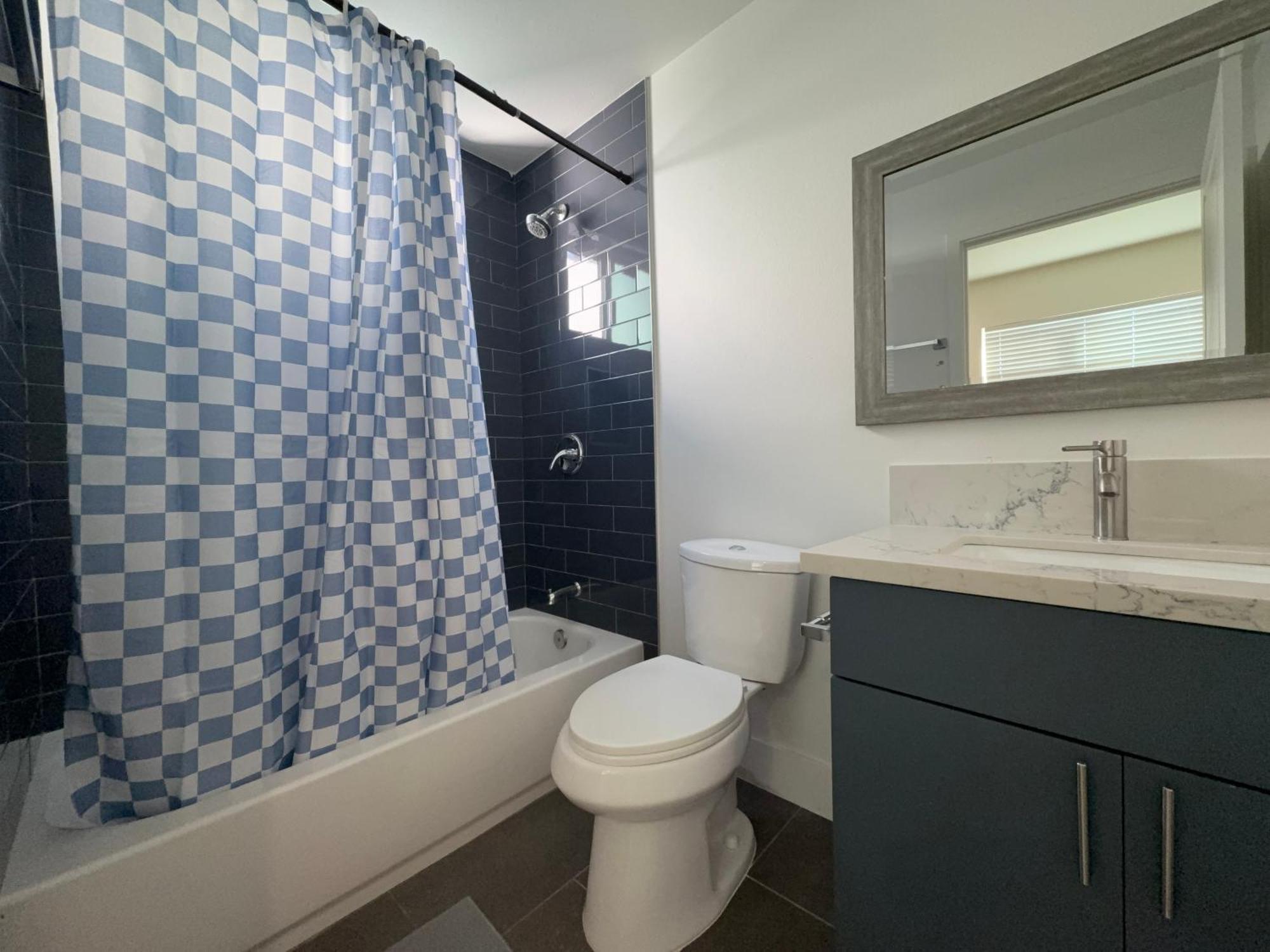 The Blue - Private Hostel *